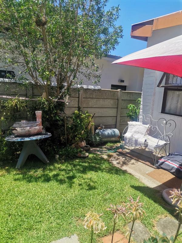 4 Bedroom Property for Sale in Stilbaai Wes Western Cape